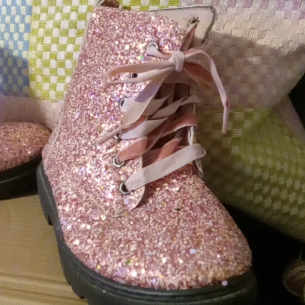 Olivia Miller Girl boots - Picture 3 of 3